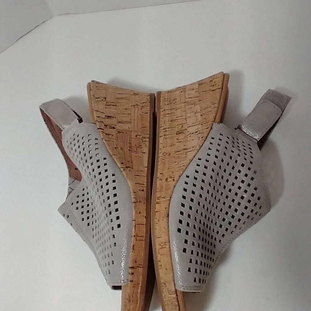 Rockport Briah Perforated Slingback Wedge, Silver Metallic Leather,‎ Size 8.5